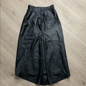Retro Vintage 80s midi leather skirt